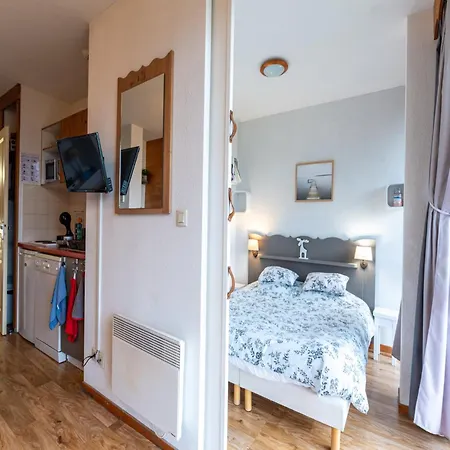 Apt In Chamrousse, Near Ski Slope Apartment